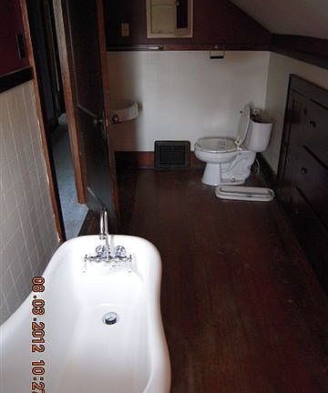 5th image of 340 Goshen Ave