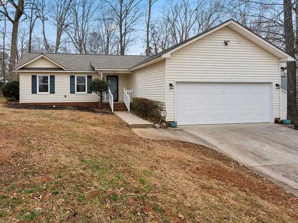 403 Pascal Dr, Greenwood, SC 29649