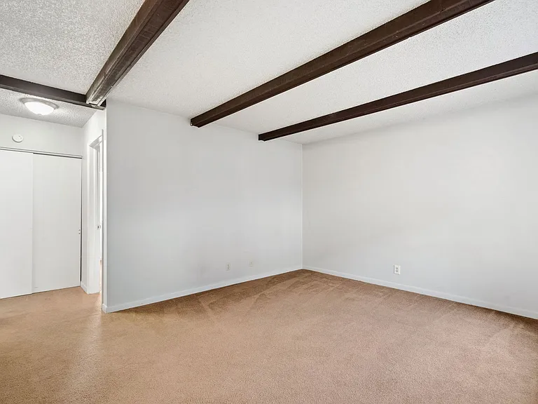 Comfortable 2 bedroom 1 bath. — Photo 6