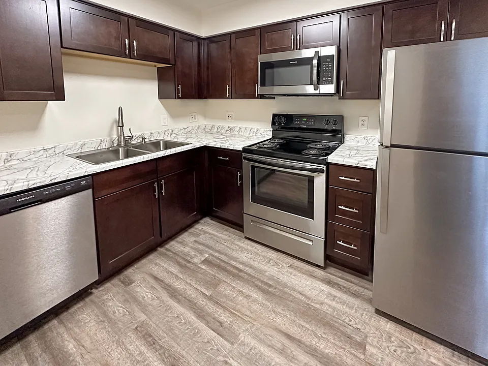 Cedarstone Kitchen - Renovated