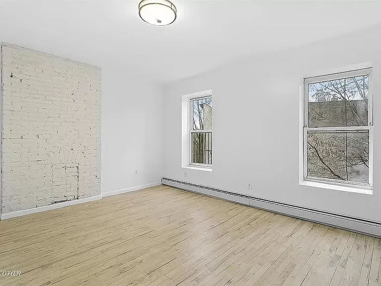 402 Franklin Ave #3 — Photo 2