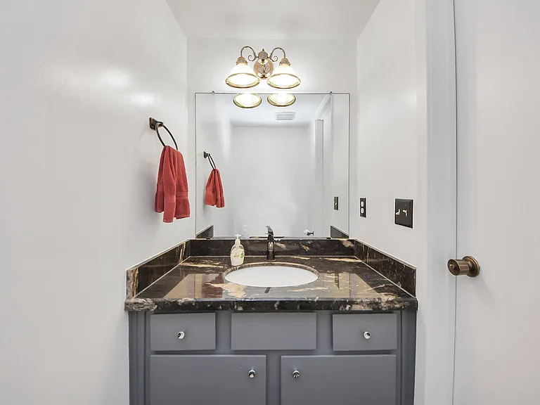 1635 Prairie Mark Ln — Photo 6