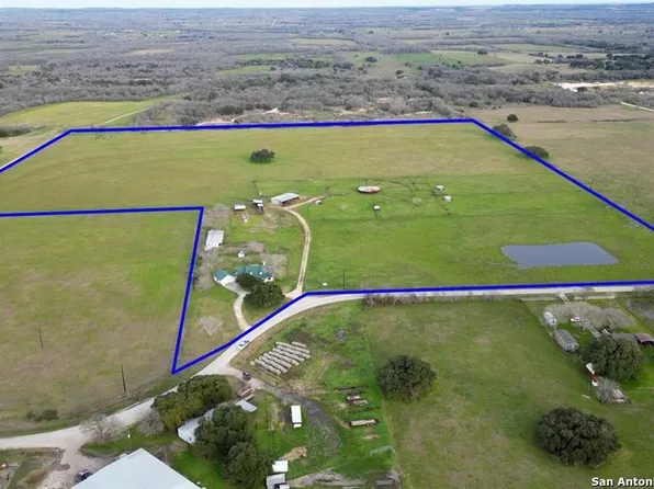 6467 Seawillow Rd, Lockhart, TX 78644