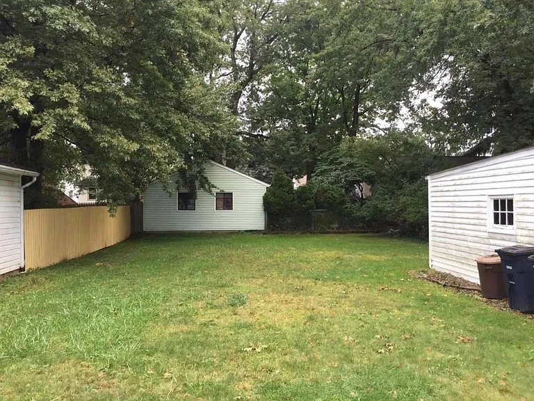 1531 Commodore Rd — Photo 12