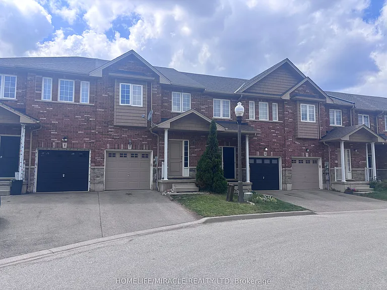 45 Seabreeze Cres #7 — Photo 1