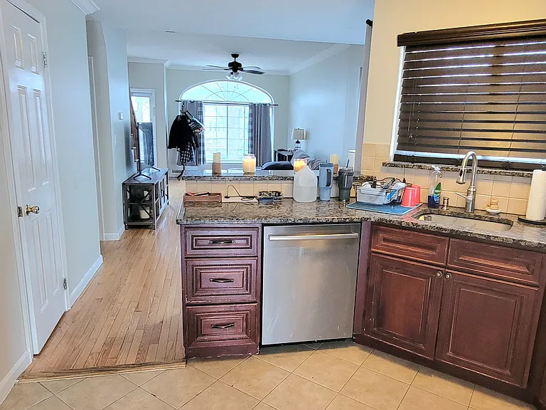 606 Main St #1 — Photo 7