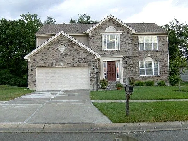 1056 Spruce Gln photo 1