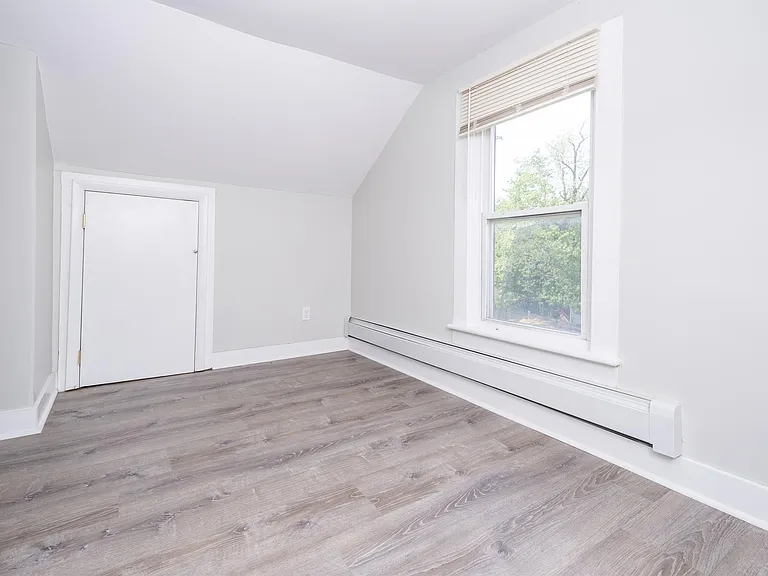 338 Saratoga St #2 — Photo 23