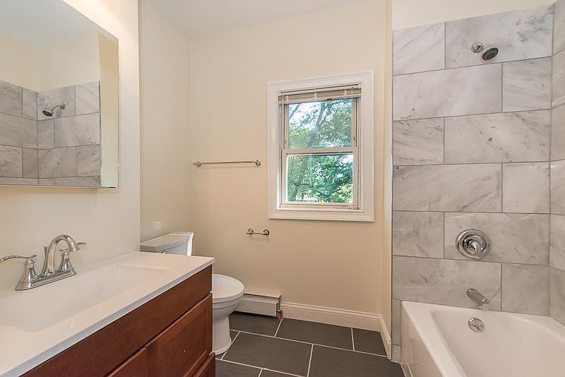 2nd image of 11 Winter Hill Cir #2