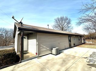 2840 Moravec Dr, High Ridge, MO 63049