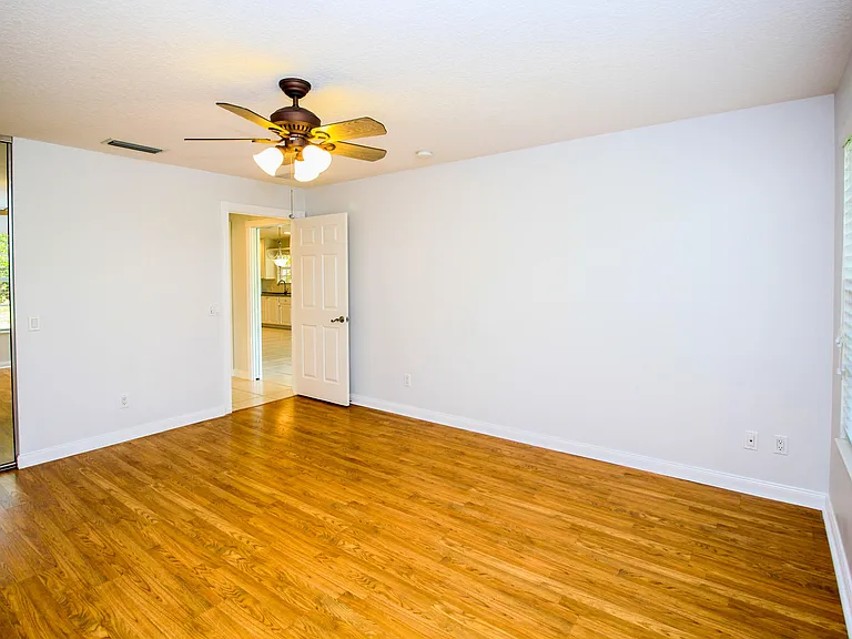 10882 SW Dardanelle Dr — Photo 6