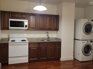 48 Riverside St #2R, Lowell, MA 01854