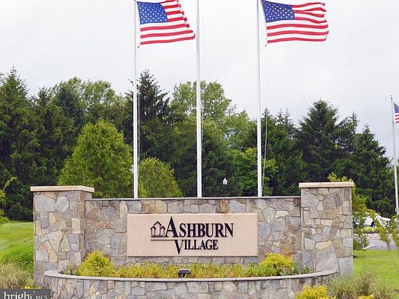 4th image of 43945 Tavern Dr