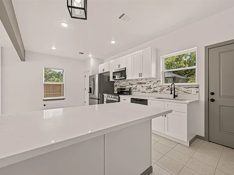 8306 Tidwell Rd #B — Photo 9