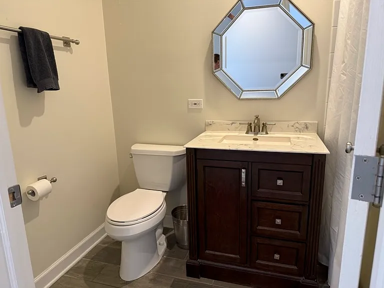 1601 W Altgeld St #3B — Photo 7