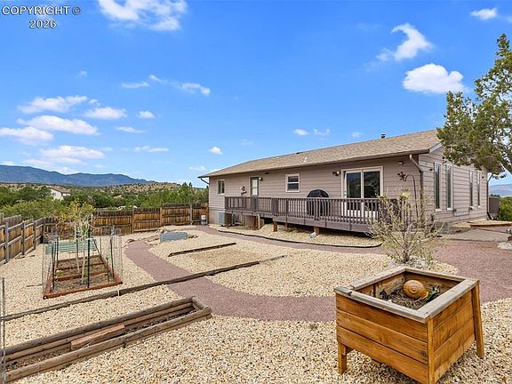4th image of 108 Yucca Ave