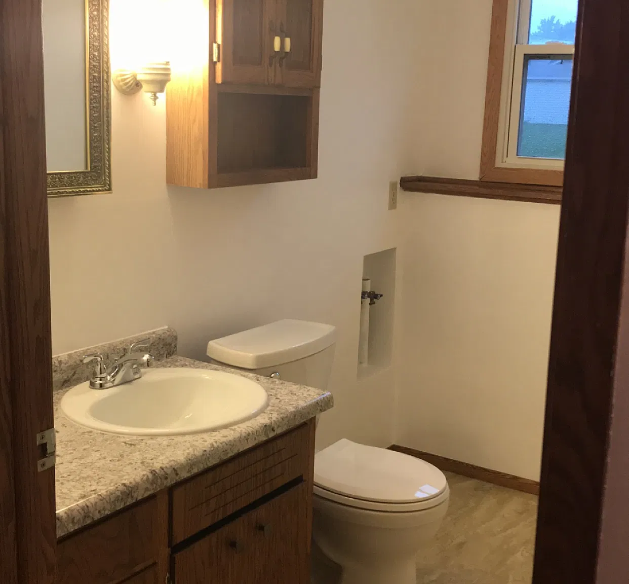 2 bed, 834 sqft, $1,050 — Photo 1