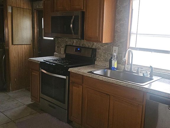 5th image of 3444 Iris Ave