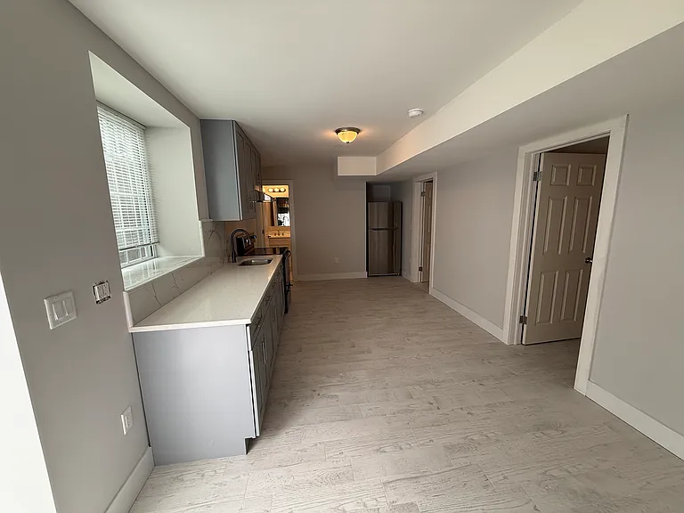 6 Ludwig St #1 — Photo 1