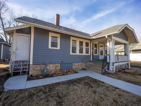 979 SW Lindenwood Ave, Topeka, KS 66606
