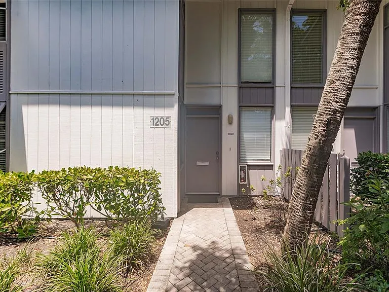 1205 E Peppertree Dr #232 — Photo 1
