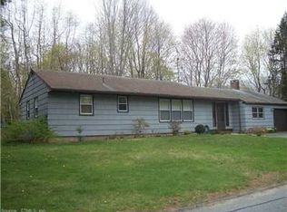 3 Hill St, Ledyard, CT 06339