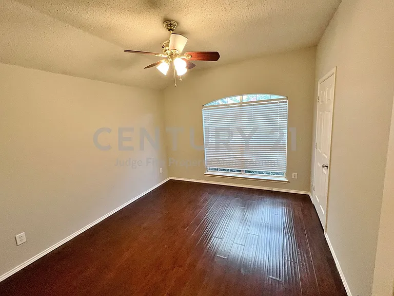 1222 Harvard Ln — Photo 17
