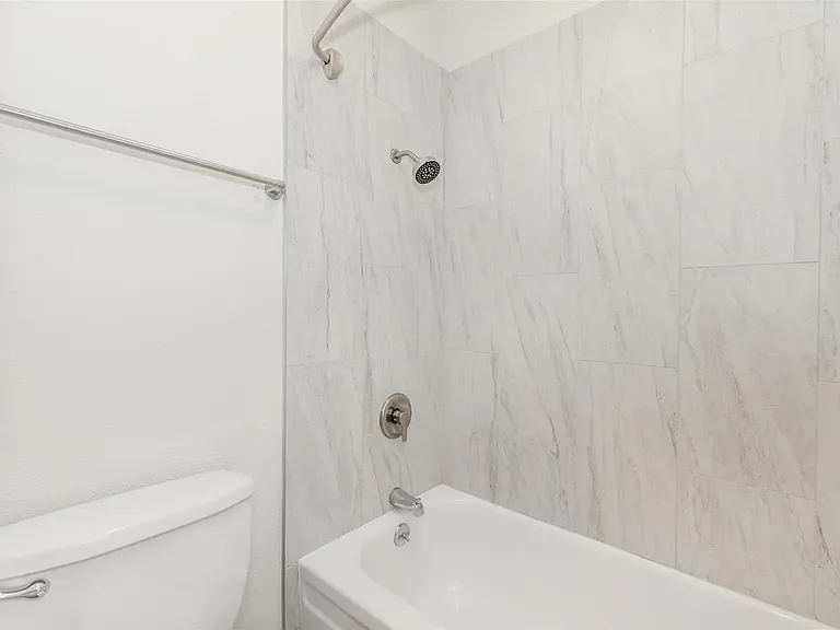 4415 Avenue B #101 — Photo 9