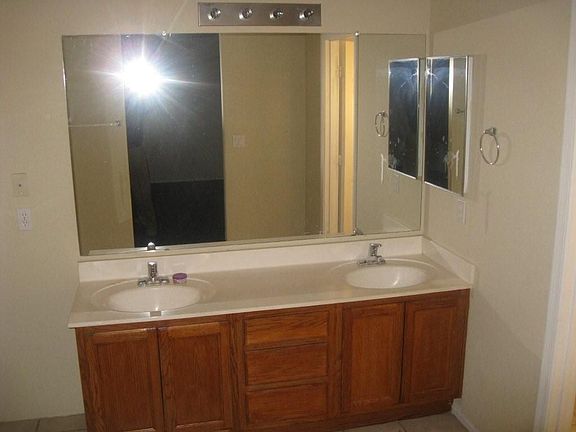 4th image of 246 N 103rd Cir
