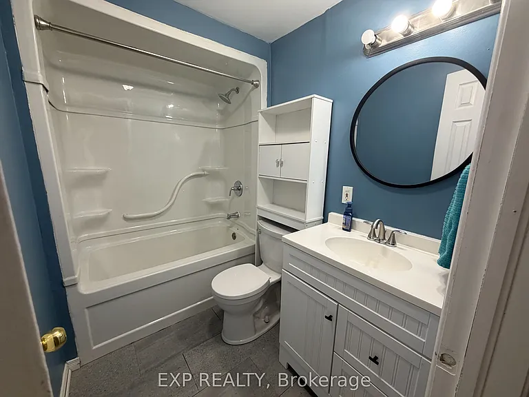 73 Roxborough Rd #LOWER — Photo 15