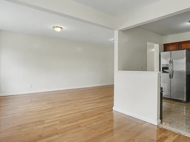 10310 92nd St #3 — Photo 7
