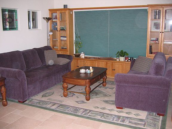 Living room w/ picture window