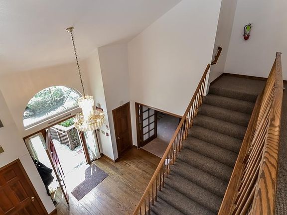 5th image of 555 Vermont Ave