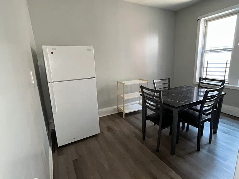 44 12th Ave #2B — Photo 4