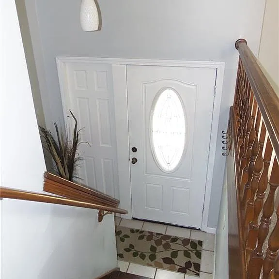 7 Croydon Dr — Photo 2