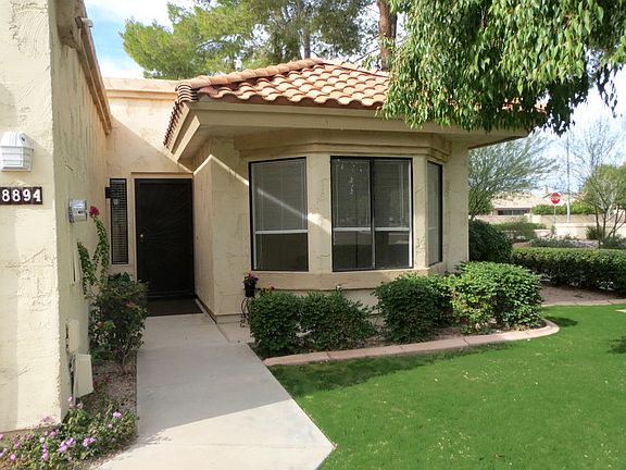 HOA maintained landscape