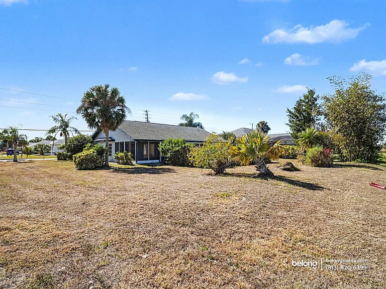 527 Rotonda Cir — Photo 16