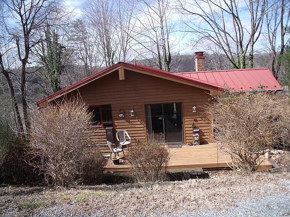4th image of 115 Rocky Ln