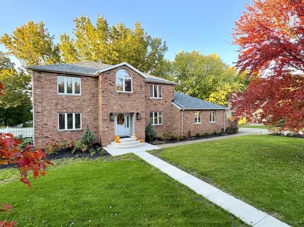 4330 Linda Dr, Vermilion, OH 44089