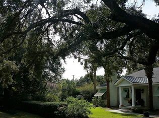 107 E Edgewater Dr, Charleston, SC 29407