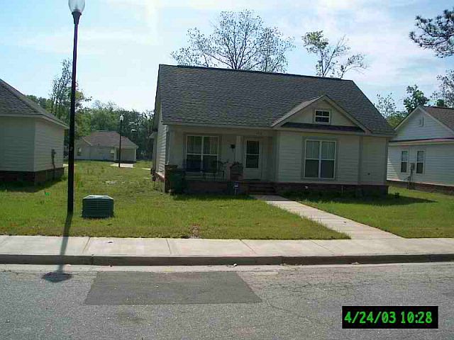 2nd image of 1412 Holley St