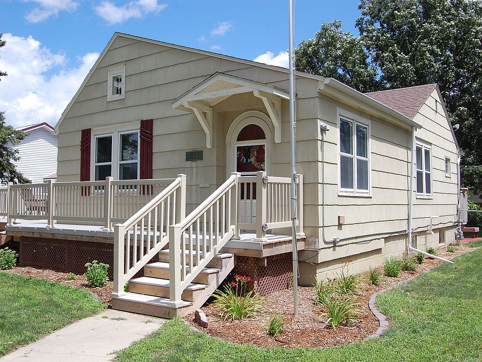 1st image of 900 Church Ave