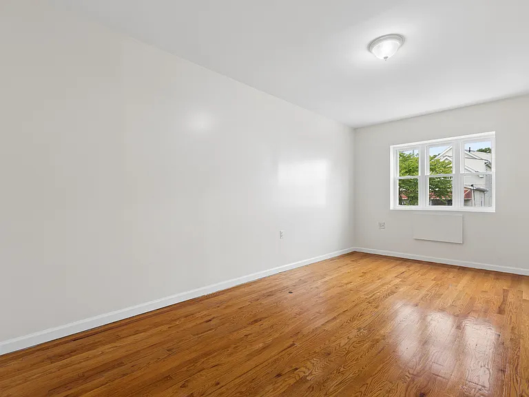 735 E 229th St #2 — Photo 9