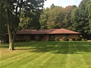 112 Rutgers Dr, New Castle, PA 16105