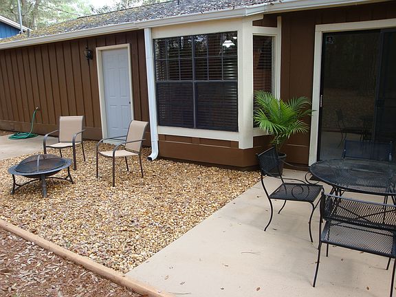 3rd image of 2096 Darnell Cir