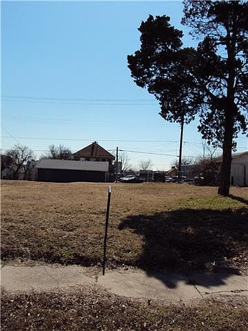 2nd image of 614 NW 7th St Lot 24 & 25