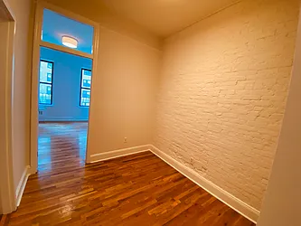 Rented by Metropolis Real Estate of Manhattan
