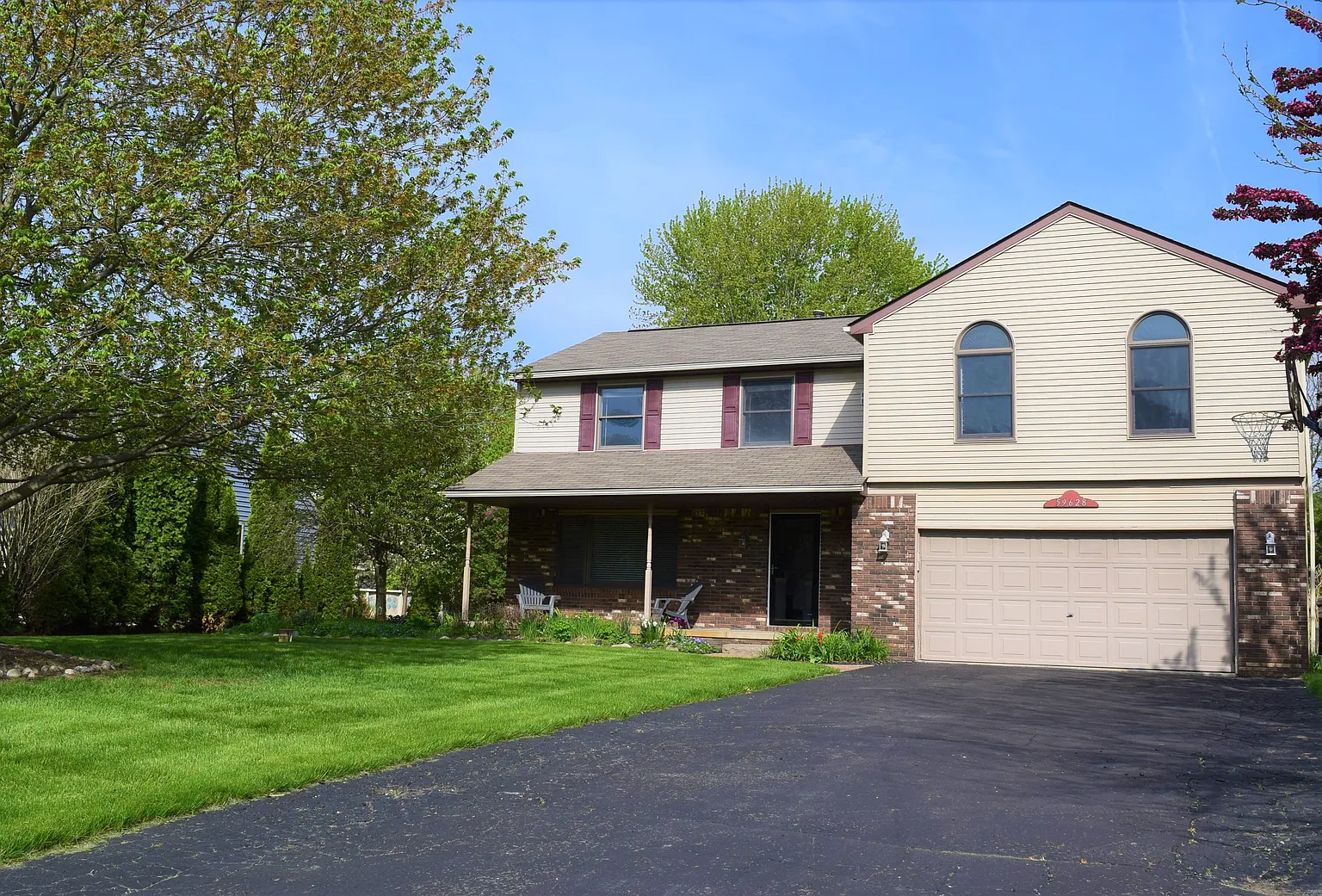 59628 Sunridge Dr photo 1