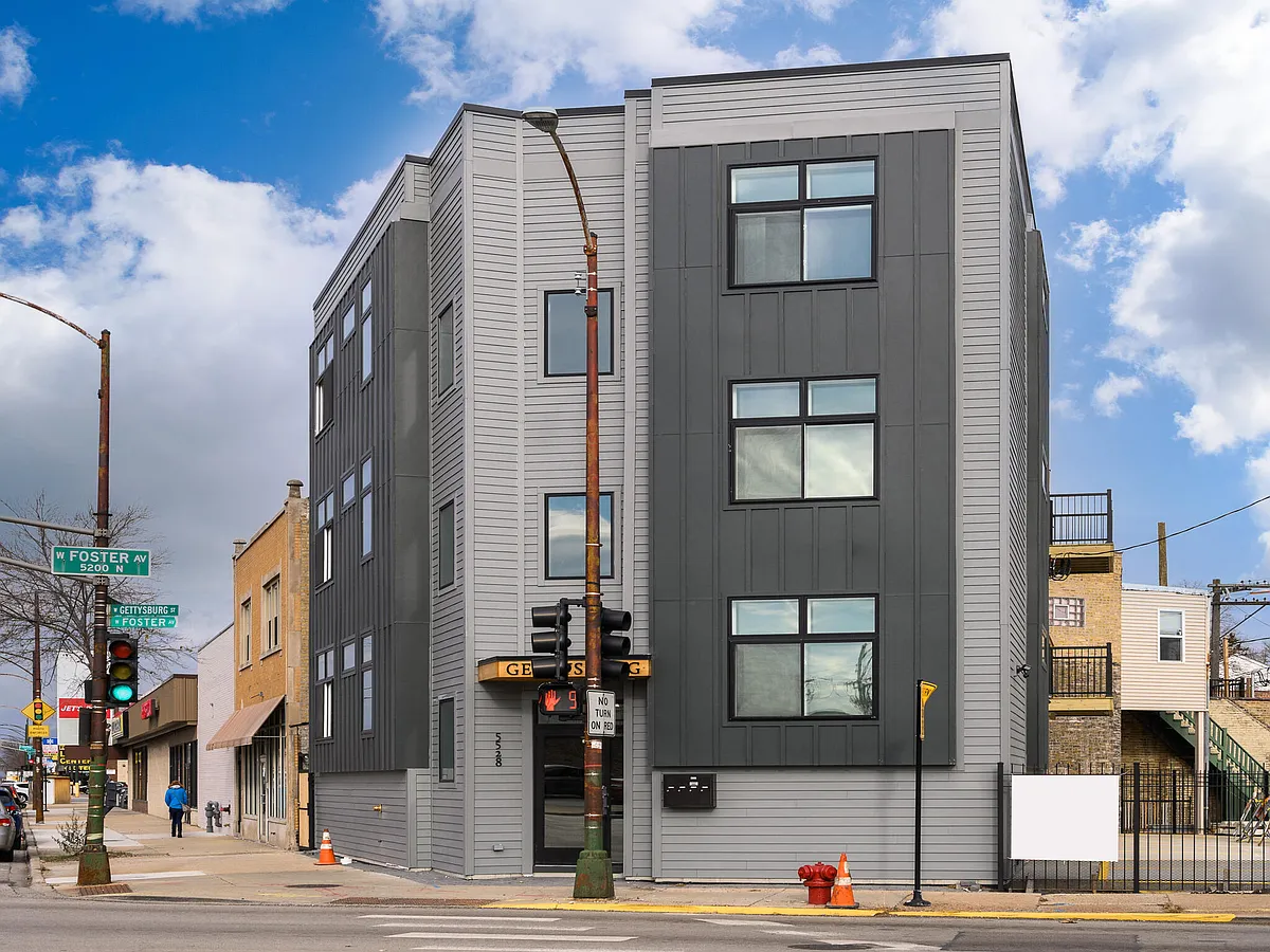 Building Photo - 5528 W Gettysburg St #1
