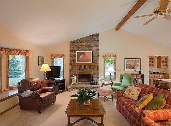 3rd image of 512 Briarwood Ln